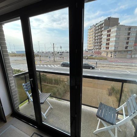 Frontaal Zeezicht In Appartement De Strandjutter Остенде Екстериор снимка