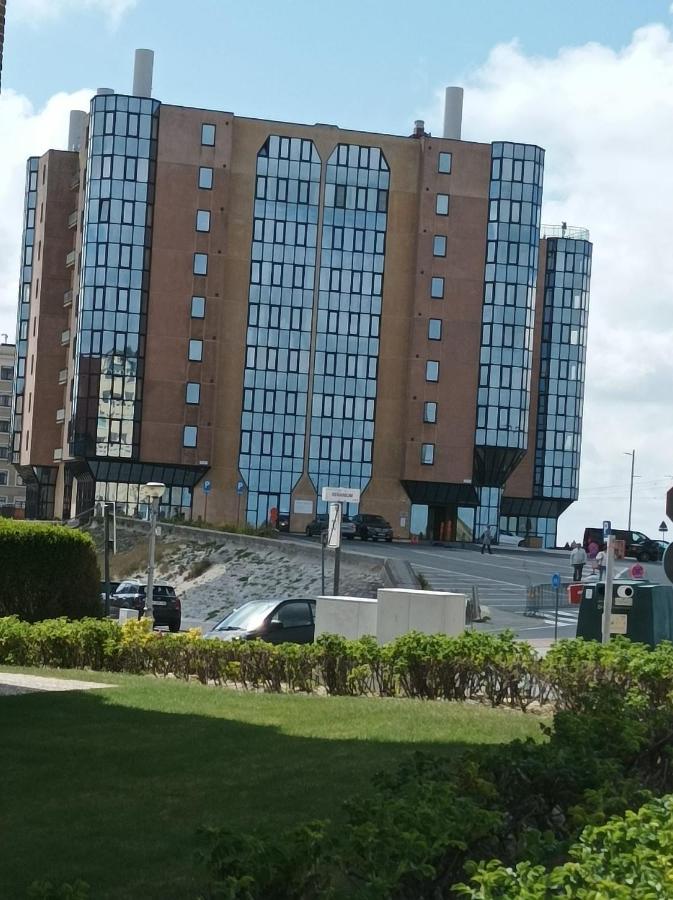 Frontaal Zeezicht In Appartement De Strandjutter Остенде Екстериор снимка