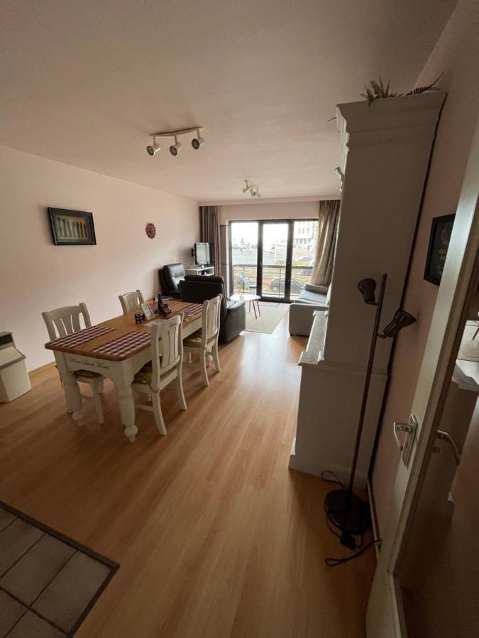 Frontaal Zeezicht In Appartement De Strandjutter Остенде Екстериор снимка