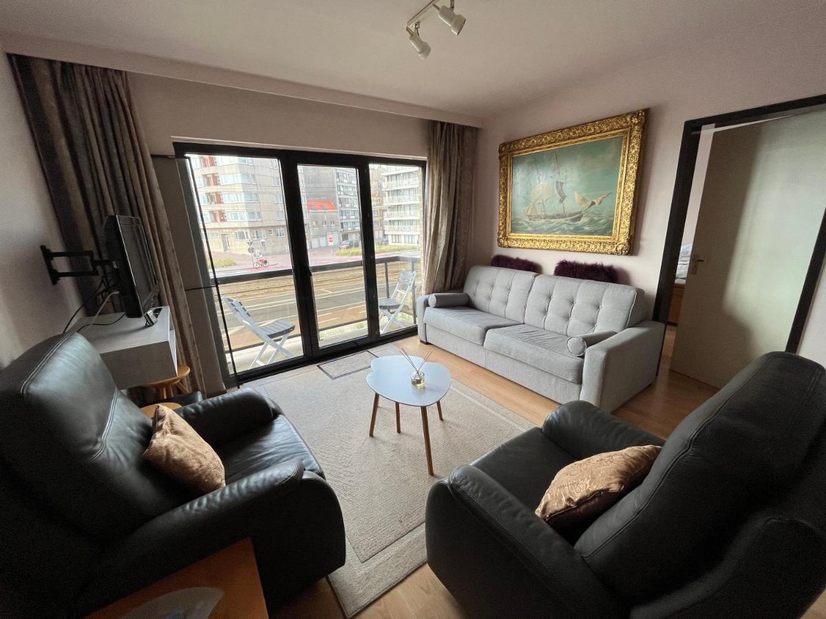 Frontaal Zeezicht In Appartement De Strandjutter Остенде Екстериор снимка