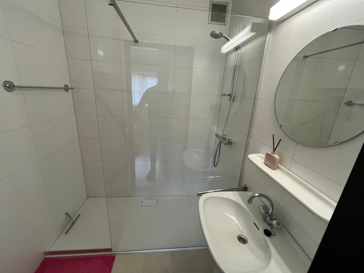 Frontaal Zeezicht In Appartement De Strandjutter Остенде Екстериор снимка